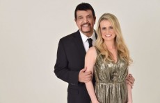 Michael Sullivan e a cantora Anayle estarão em Mogi