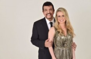 Michael Sullivan e a cantora Anayle estarão em Mogi