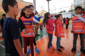CEU das Artes recebe projeto 'Viva Vôlei'