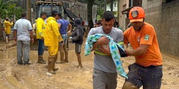 Jornalista que passava carnaval em São Sebastião noticia desastre