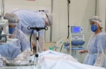 Oficialmente, país tem 679 mortes no dia