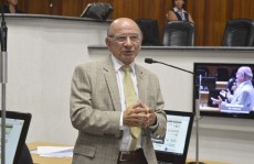 Vereador sugere que mulheres utilizem 'pulseira de pânico'