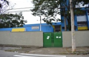 Cresce o número de estudantes transferidos para a rede pública