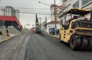 Avenida Henrique Eroles passa por recapeamento