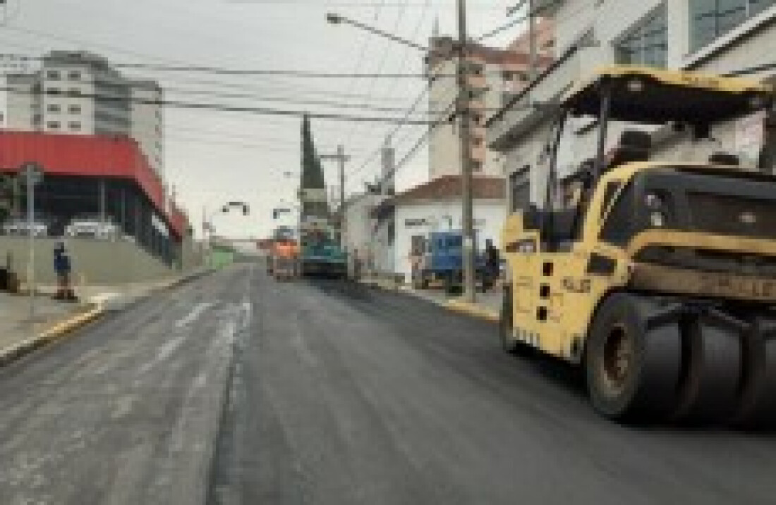 Avenida Henrique Eroles passa por recapeamento