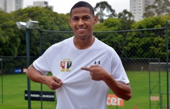 Bruno Alves é contratado por indicação de Dorival