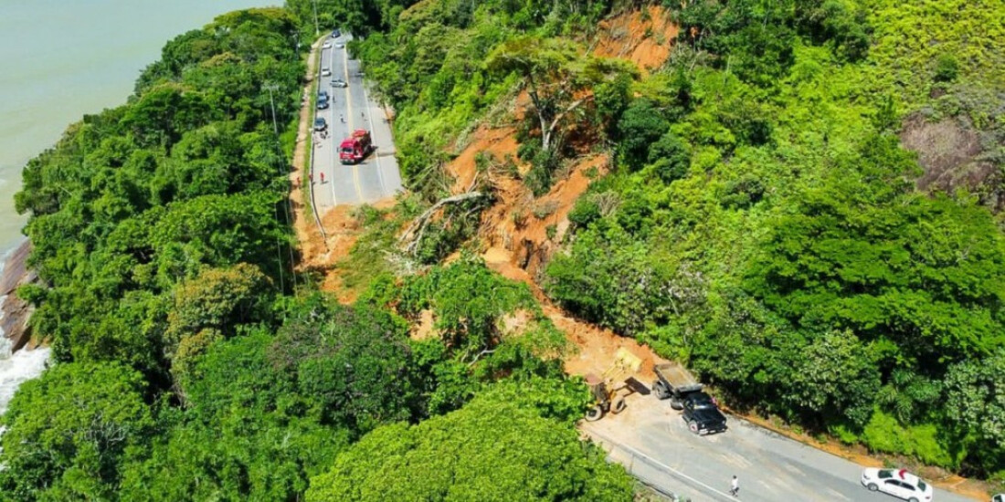 Lula visita áreas atingidas por temporais no litoral norte de SP