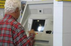 INSS paga R$ 135 milhões em 13º a aposentados da região