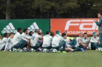 Treino fechado no Verdão define alguns titulares