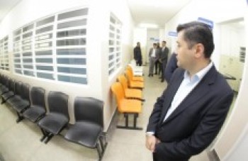 Prefeito vistoria reforma de UBSF