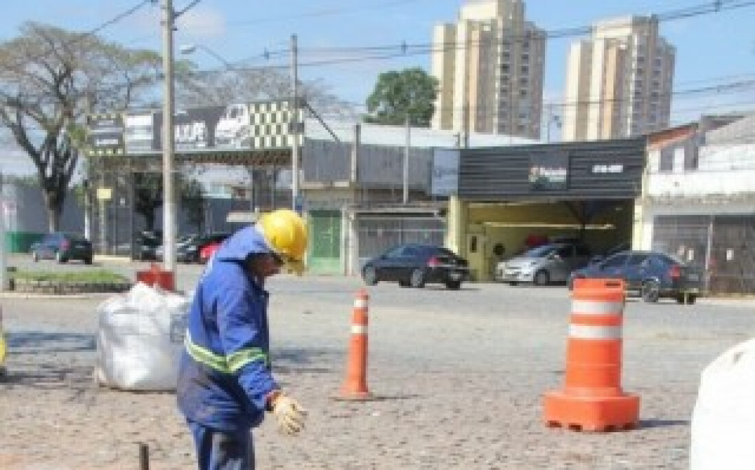 Comgás realiza obra na avenida Brasil: