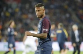 PSG vence a terceira seguida com Neymar