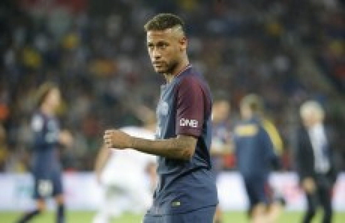 PSG vence a terceira seguida com Neymar