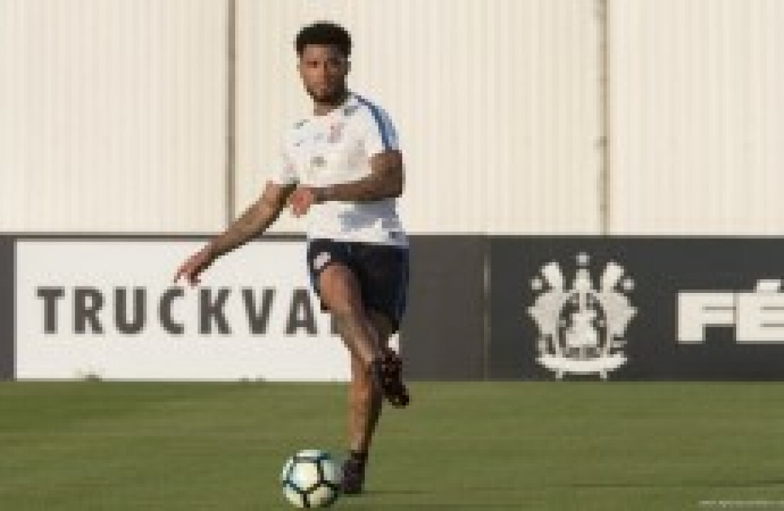 Líder Corinthians pega o lanterna Atlético-GO
