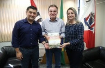 Chefe da Casa Civil visita prefeito e recebe pedidos