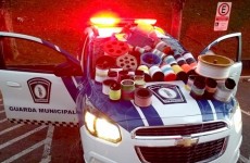 40 carretéis de linha cortante são recolhidos