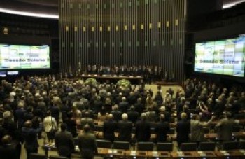 Partidos da oposição emitem nota de repúdio