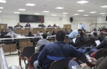 Professores fazem protesto e pedem apoio dos vereadores