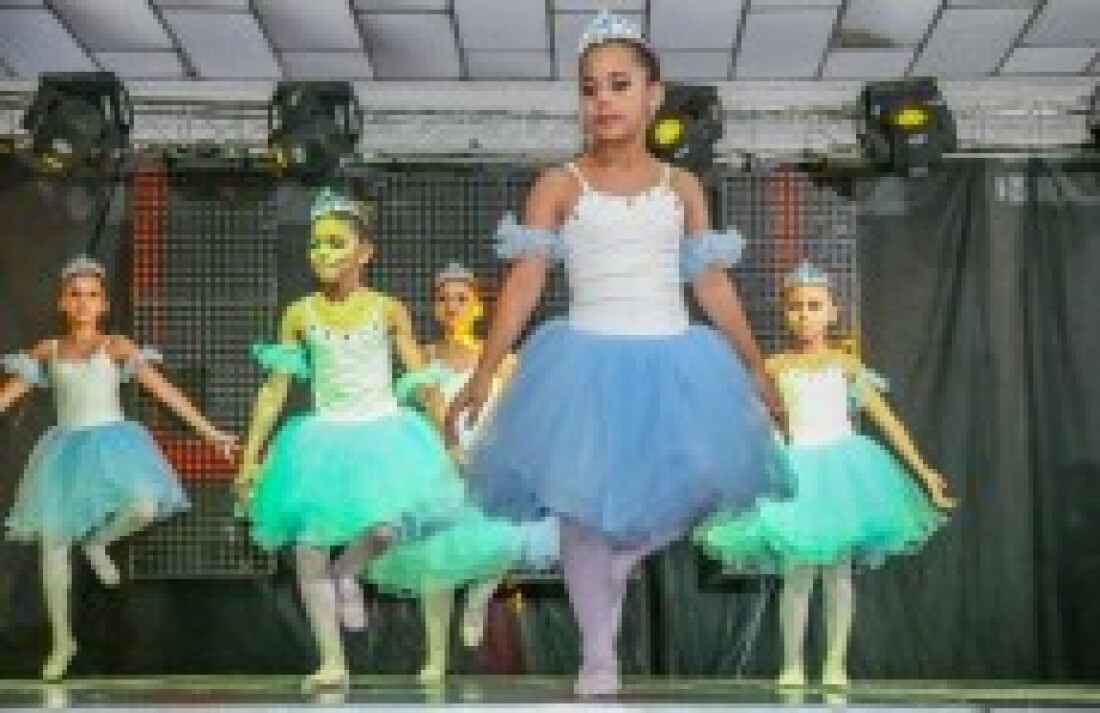 Aulas de dança ajudam a enfrentar quarentena