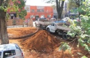 Praça Padre João Álvares volta a receber serviços