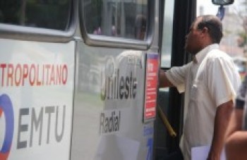 Passageiros de Poá entregam abaixo-assinado com críticas