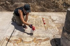 Mosaico traz novas pistas sobre multiplicação dos pães e peixes