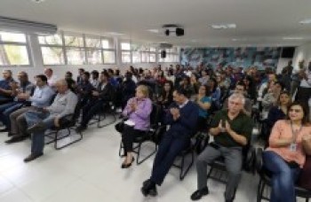 Escola de Governo entrega certificados a servidores
