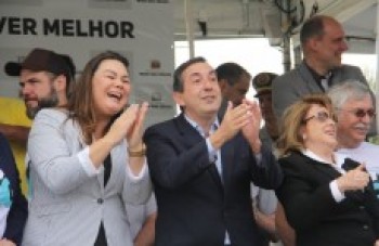 Melo buscará recursos para concluir obra do anel viário