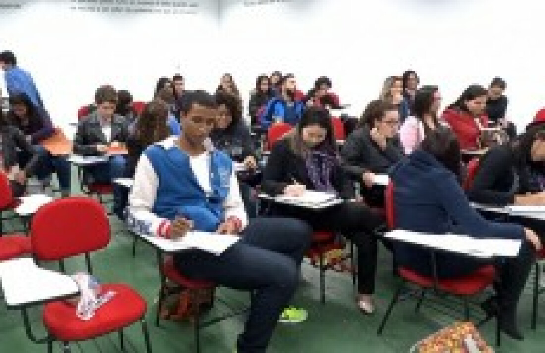 'Prepara Enem' oferece 500 vagas em cursinho
