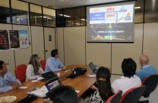 Melo faz visita à empresa Bimbo