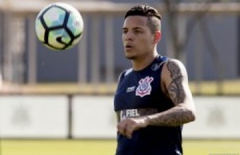 Arana treina e deve reforçar o Corinthians