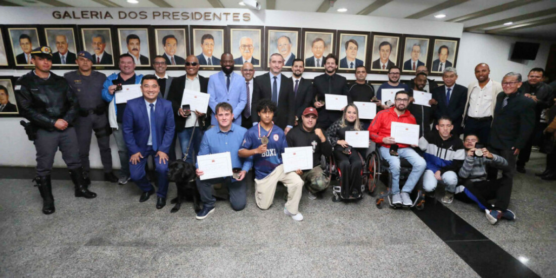 "Medalha de Destaque Esportivo 2023" é entregue em sessão solene