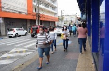 Especialistas defendem bloqueio total em SP e RJ