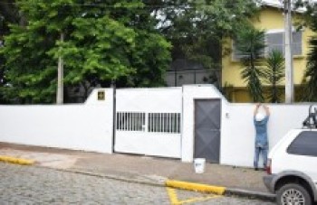 Concurso inspira pintura em mural na Raul Brasil