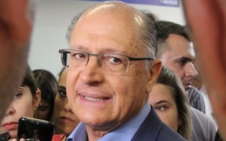 Propaganda do Estado engana público sobre obras e serviços