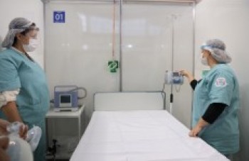 Hospital de campanha já abrigacinco pacientes de Covid-19