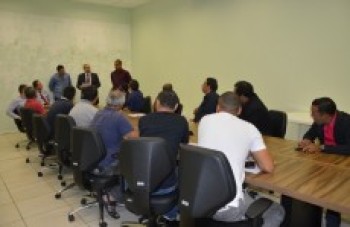 Vereadores recebem motoristas do Uber