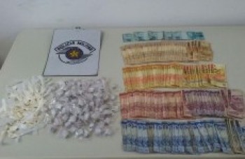 Polícia Militar apreende menores com drogas na região