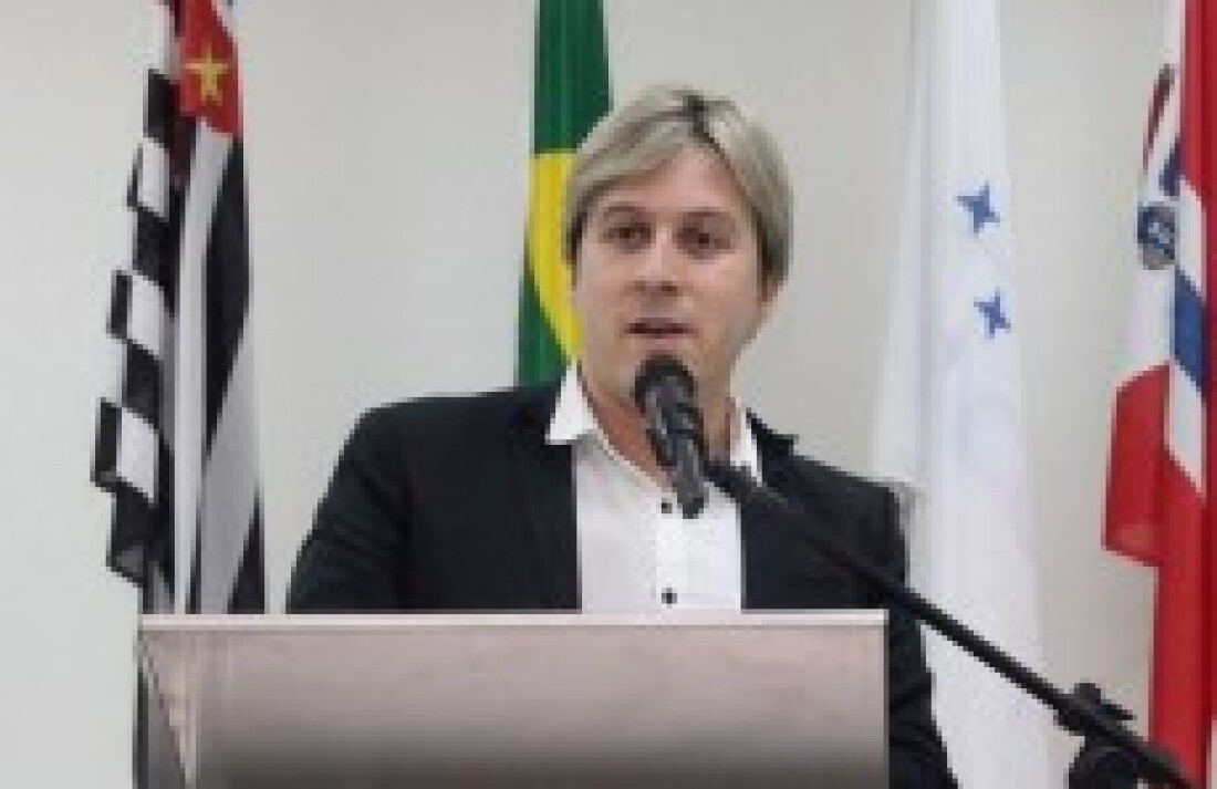 Mãe relata drama de filho autista com o som de fogos