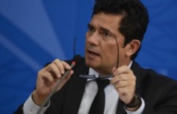 Sergio Moro é ouvido pela Polícia Federal em Curitiba