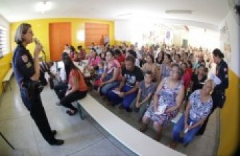 Mais de 600 famílias são orientadas sobre violência