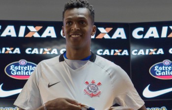 Jô se esquiva sobre futuro e não garante que ficará