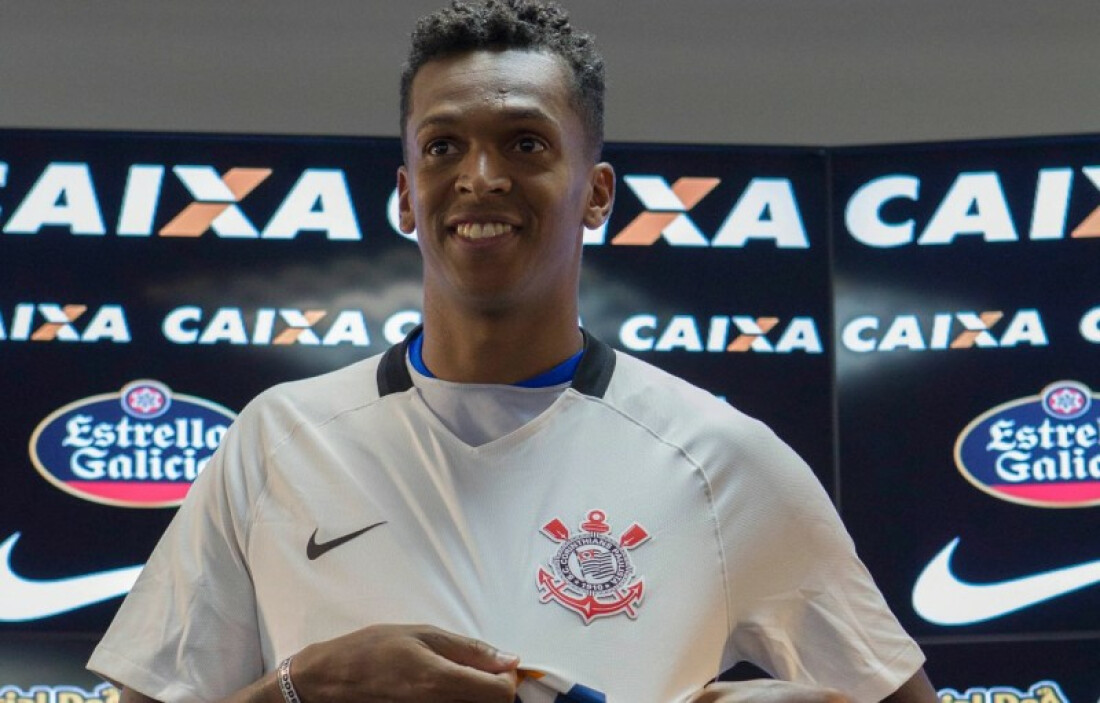 Jô se esquiva sobre futuro e não garante que ficará