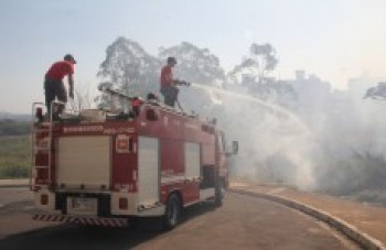 Queimada atinge bairro Vila Cintra