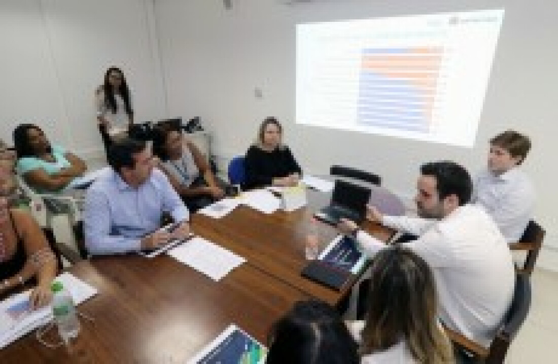 Prefeitura recebe doação de 19 chromebooks da Lemann