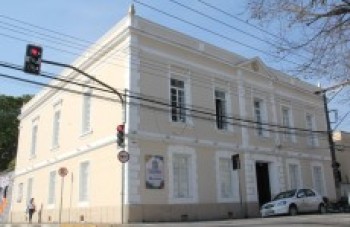 Pinacoteca celebra um ano com evento