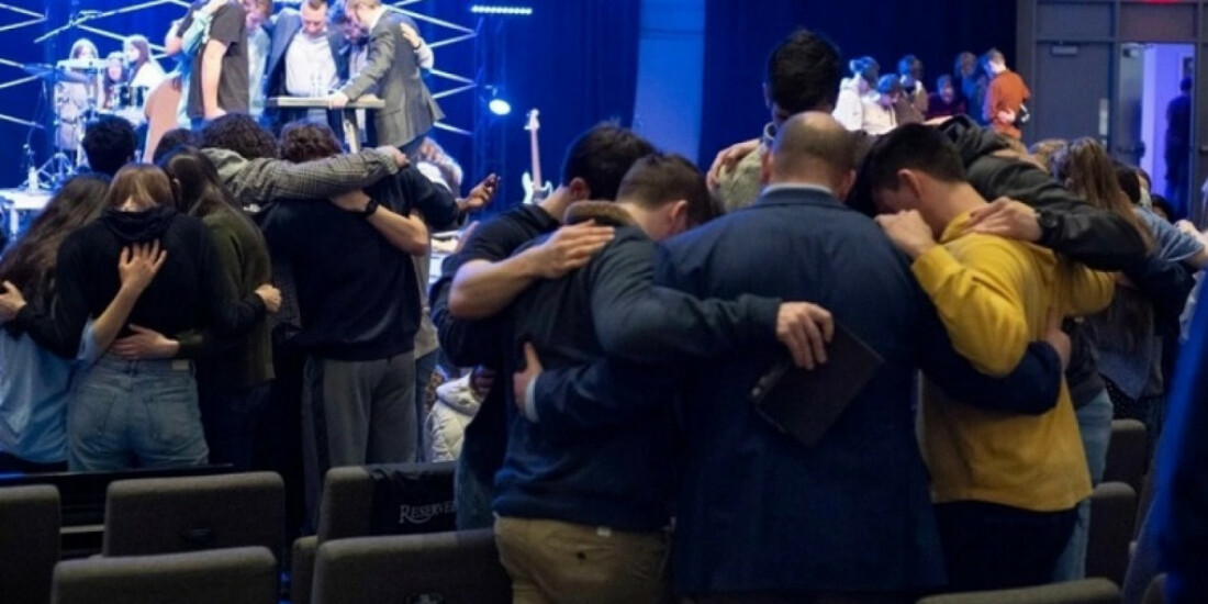 Universidade cristã vivencia grande avivamento