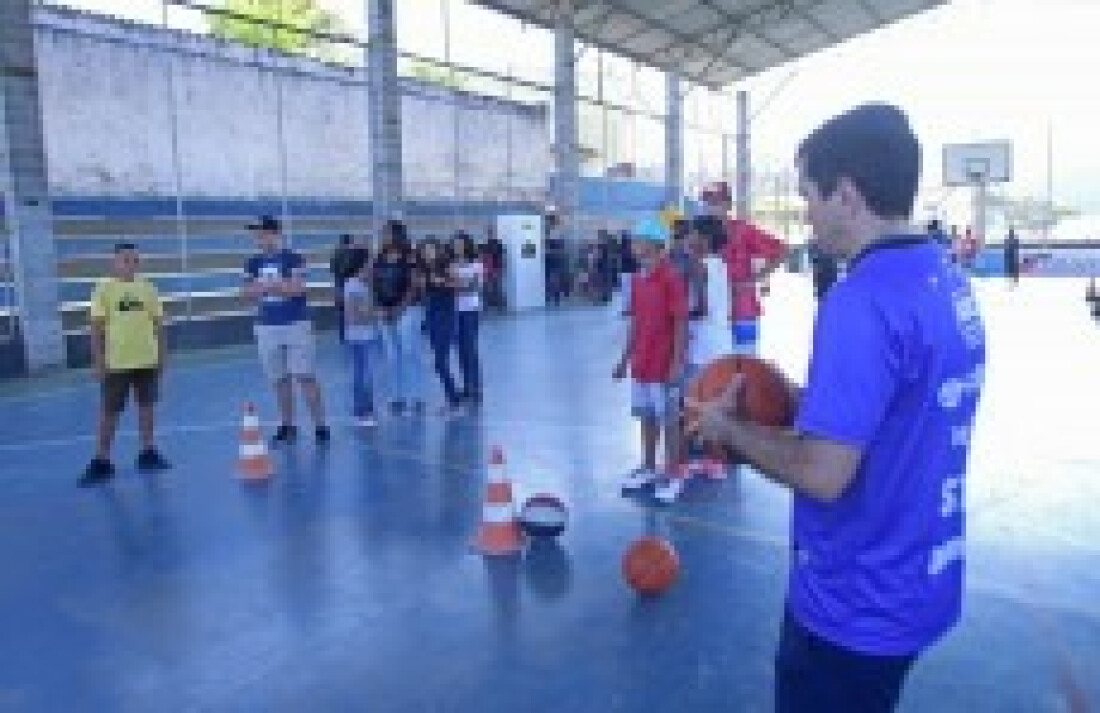 Mogi Basquete na Escola tem início
