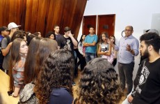 Câmara recebe alunos de escola estadual: