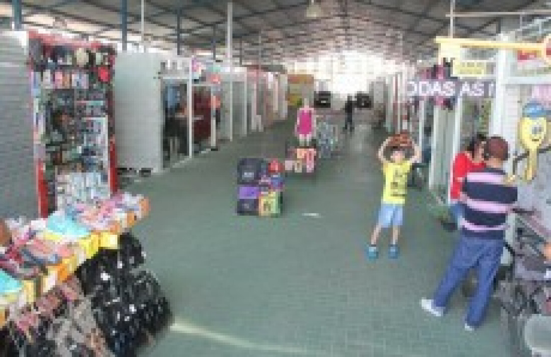 Centro de Compras Popular tem menos de 20 lojistas em Suzano